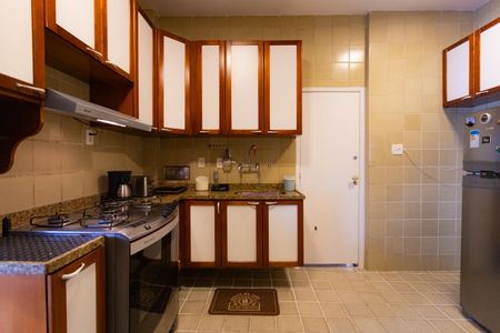 Apartamento à venda com 130m², 3 quartos e sem vagaCozinha