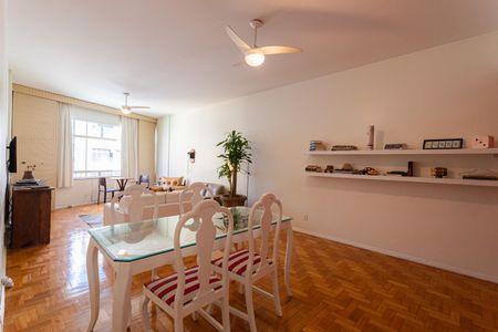 Apartamento à venda com 130m², 3 quartos e sem vagaSala