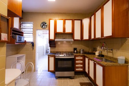 Apartamento à venda com 130m², 3 quartos e sem vagaCozinha