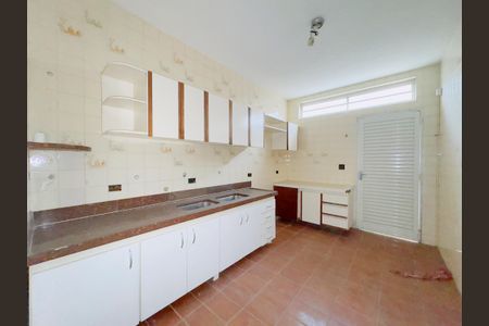 Casa para alugar com 150m², 3 quartos e 1 vaga Casa para alugar com 150m², 3 quartos e 1 vagaCozinha e Área de Serviço