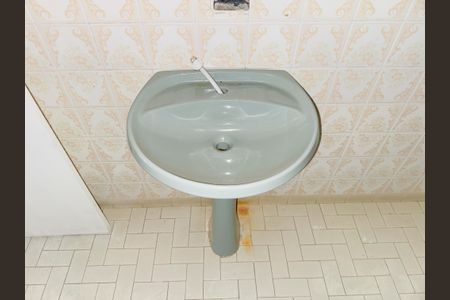 Casa para alugar com 150m², 3 quartos e 1 vaga Casa para alugar com 150m², 3 quartos e 1 vagaBanheiro Social