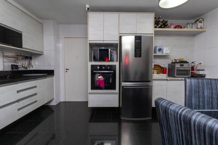 Apartamento à venda com 123m², 3 quartos e 2 vagasCozinha