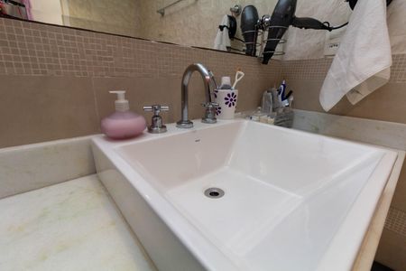 Apartamento à venda com 123m², 3 quartos e 2 vagasBanheiro 3