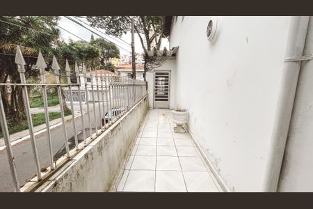 Casa à venda com 125m², 4 quartos e 2 vagas Casa à venda com 125m², 4 quartos e 2 vagasCorredor