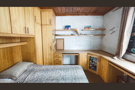 Casa à venda com 125m², 4 quartos e 2 vagas Casa à venda com 125m², 4 quartos e 2 vagasSuíte