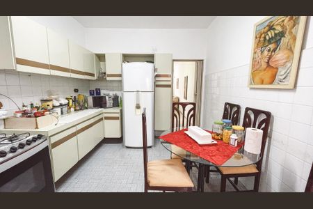 Casa à venda com 125m², 4 quartos e 2 vagas Casa à venda com 125m², 4 quartos e 2 vagasCozinha