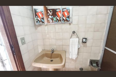 Casa à venda com 125m², 4 quartos e 2 vagas Casa à venda com 125m², 4 quartos e 2 vagasBanheiro da Suíte