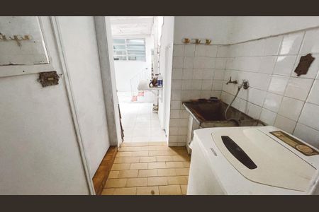 Casa à venda com 125m², 4 quartos e 2 vagas Casa à venda com 125m², 4 quartos e 2 vagasÁrea de Serviço