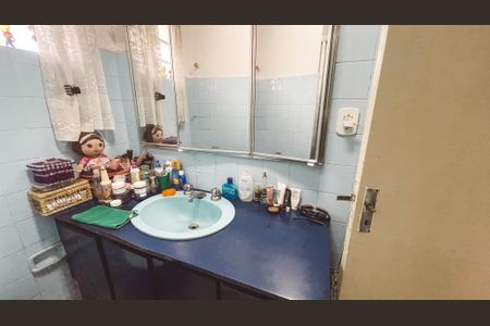 Casa à venda com 125m², 4 quartos e 2 vagas Casa à venda com 125m², 4 quartos e 2 vagasBanheiro Social