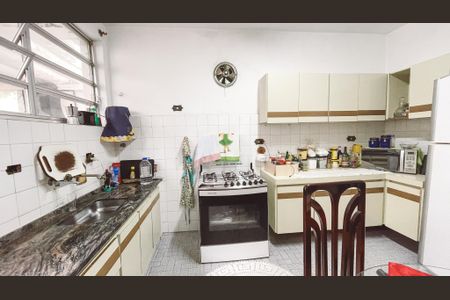 Casa à venda com 125m², 4 quartos e 2 vagas Casa à venda com 125m², 4 quartos e 2 vagasCozinha