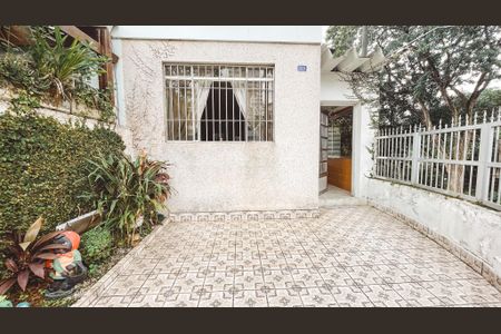 Casa à venda com 125m², 4 quartos e 2 vagas Casa à venda com 125m², 4 quartos e 2 vagasEntrada