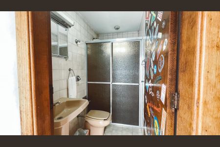 Casa à venda com 125m², 4 quartos e 2 vagas Casa à venda com 125m², 4 quartos e 2 vagasBanheiro da Suíte