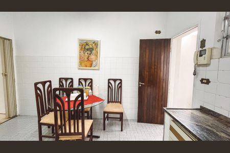 Casa à venda com 125m², 4 quartos e 2 vagas Casa à venda com 125m², 4 quartos e 2 vagasCozinha