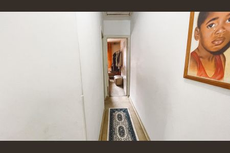 Casa à venda com 125m², 4 quartos e 2 vagas Casa à venda com 125m², 4 quartos e 2 vagasCorredor