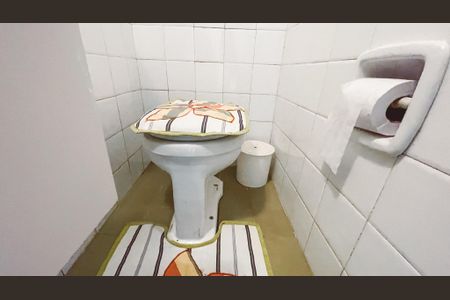 Casa à venda com 125m², 4 quartos e 2 vagas Casa à venda com 125m², 4 quartos e 2 vagasLavabo