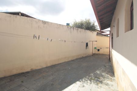 Casa à venda com 411m², 3 quartos e 3 vagasQuintal dos Fundos