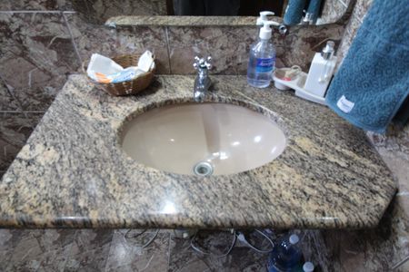 Casa à venda com 411m², 3 quartos e 3 vagasBanheiro Social