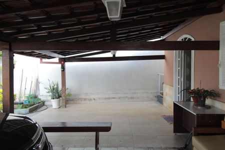 Casa à venda com 411m², 3 quartos e 3 vagasGaragem