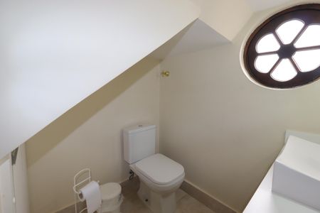 Casa à venda com 239m², 3 quartos e 5 vagasLavabo