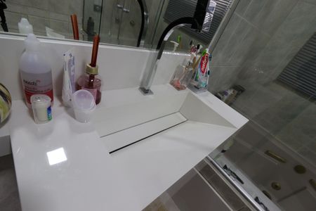 Casa à venda com 239m², 3 quartos e 5 vagasBanheiro da Suíte - Pia