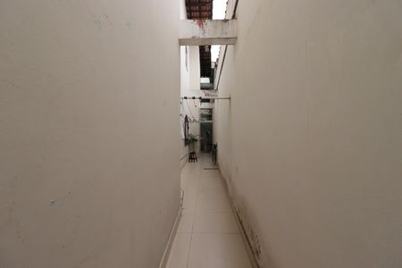 Casa à venda com 239m², 3 quartos e 5 vagasCorredor externo