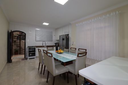 Casa à venda com 239m², 3 quartos e 5 vagasCozinha