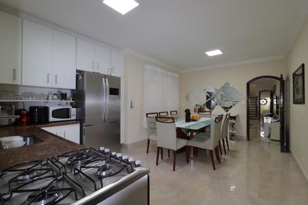 Casa à venda com 239m², 3 quartos e 5 vagasCozinha