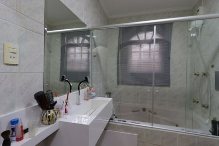 Casa à venda com 239m², 3 quartos e 5 vagasBanheiro da Suíte 