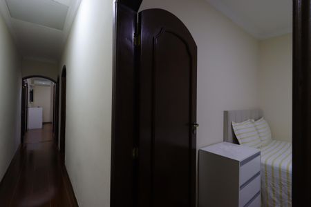Casa à venda com 239m², 3 quartos e 5 vagasCorredor piso superior