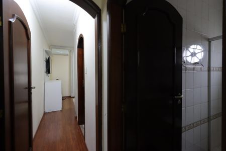 Casa à venda com 239m², 3 quartos e 5 vagasCorredor piso superior