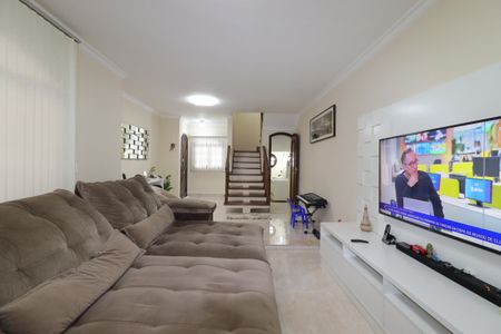 Casa à venda com 239m², 3 quartos e 5 vagasSala