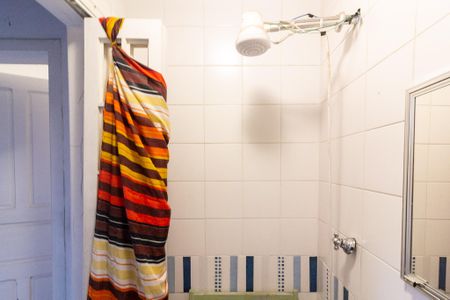 Casa à venda com 140m², 2 quartos e 1 vaga Casa à venda com 140m², 2 quartos e 1 vagaBanheiro de Serviço