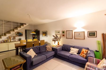 Casa à venda com 140m², 2 quartos e 1 vaga Casa à venda com 140m², 2 quartos e 1 vagaSala de Estar