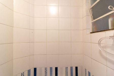 Casa à venda com 140m², 2 quartos e 1 vaga Casa à venda com 140m², 2 quartos e 1 vagaBanheiro de Serviço