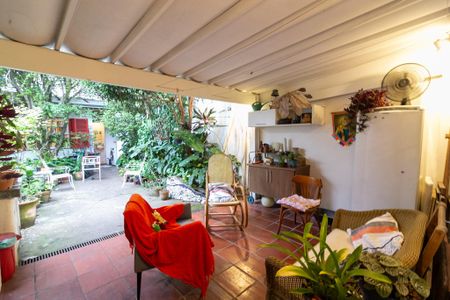 Casa à venda com 140m², 2 quartos e 1 vaga Casa à venda com 140m², 2 quartos e 1 vagaQuintal