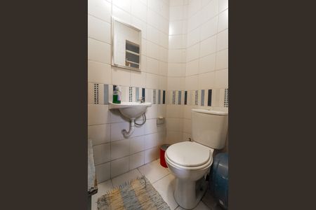 Casa à venda com 140m², 2 quartos e 1 vaga Casa à venda com 140m², 2 quartos e 1 vagaBanheiro de Serviço