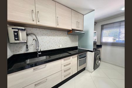 Casa de condomínio à venda com 95m², 3 quartos e 2 vagas Casa de condomínio à venda com 95m², 3 quartos e 2 vagasCozinha