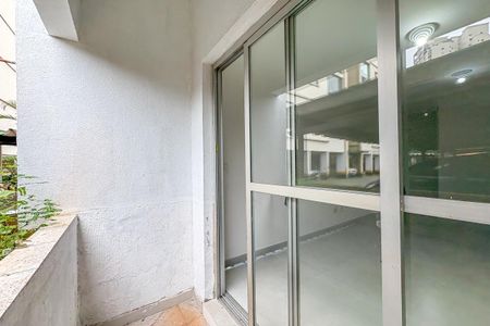 Apartamento à venda com 72m², 3 quartos e 1 vaga Apartamento à venda com 72m², 3 quartos e 1 vagaVaranda da Sala