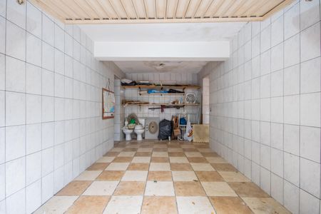 Casa à venda com 143m², 2 quartos e 3 vagas Casa à venda com 143m², 2 quartos e 3 vagasGaragem