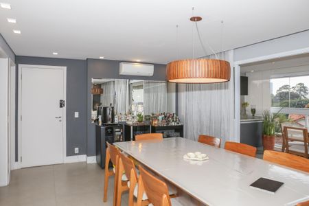 Apartamento à venda com 145m², 2 quartos e 3 vagas Apartamento à venda com 145m², 2 quartos e 3 vagasSala