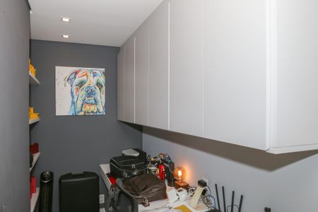 Apartamento à venda com 145m², 2 quartos e 3 vagas Apartamento à venda com 145m², 2 quartos e 3 vagasEscritório