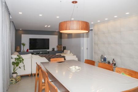 Apartamento à venda com 145m², 2 quartos e 3 vagas Apartamento à venda com 145m², 2 quartos e 3 vagasSala