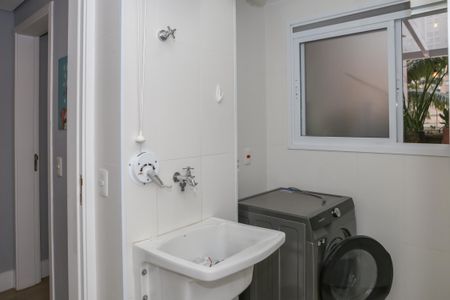 Apartamento à venda com 145m², 2 quartos e 3 vagas Apartamento à venda com 145m², 2 quartos e 3 vagasÁrea de Serviço