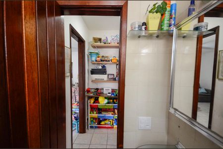 Apartamento à venda com 61m², 2 quartos e 1 vagaBanheiro Social