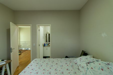 Casa de condomínio para alugar com 250m², 4 quartos e 4 vagasSuíte 3