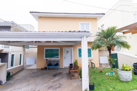 Casa de condomínio para alugar com 250m², 4 quartos e 4 vagasFachada