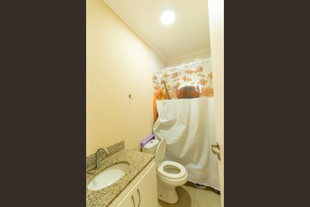 Casa de condomínio para alugar com 250m², 4 quartos e 4 vagasBanheiro 