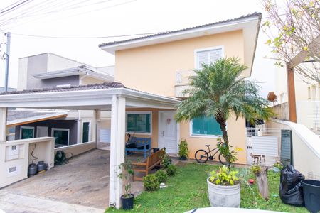 Casa de condomínio para alugar com 250m², 4 quartos e 4 vagasFachada