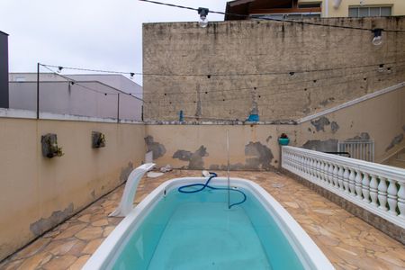 Casa de condomínio para alugar com 250m², 4 quartos e 4 vagasPiscina