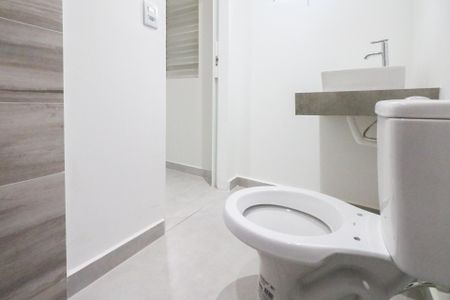 Casa à venda com 140m², 3 quartos e 2 vagas Casa à venda com 140m², 3 quartos e 2 vagasBanheiro da Suíte